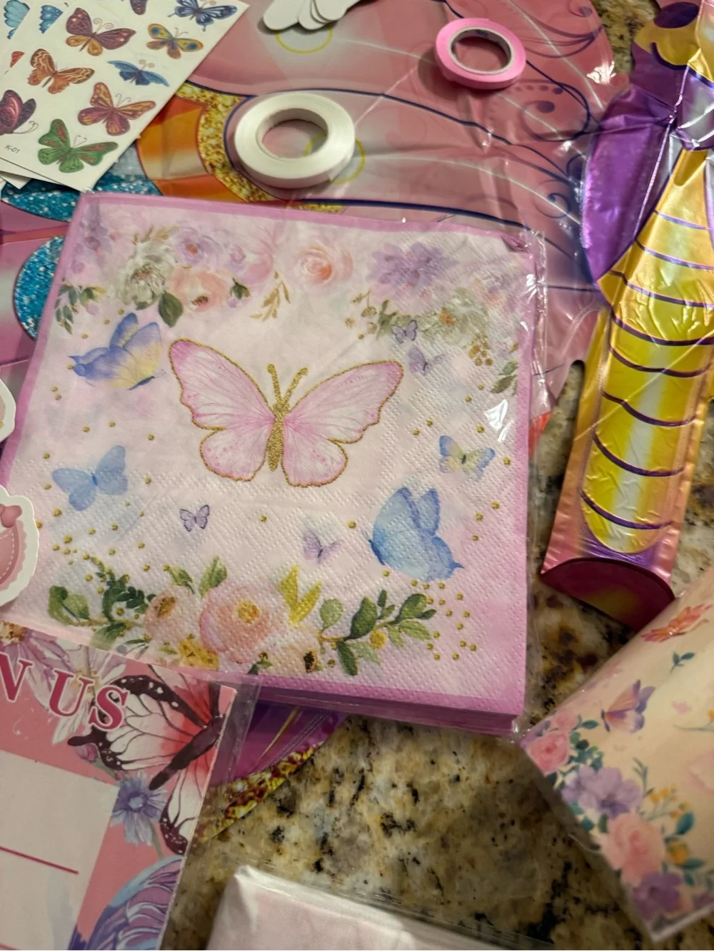 Pinkerton Butterfly Party Supplies Kit - Party Decorations and Tableware
